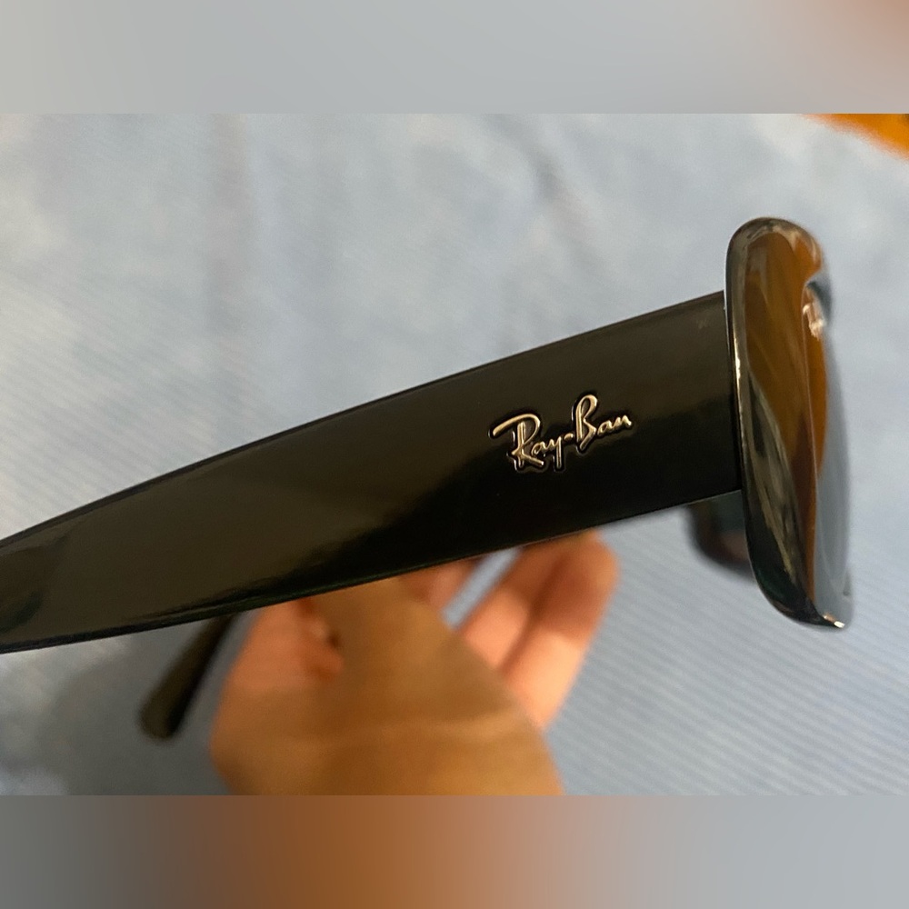 Ray•Ban sunglasses (Style No. RB 4122) - Picture 5 of 16